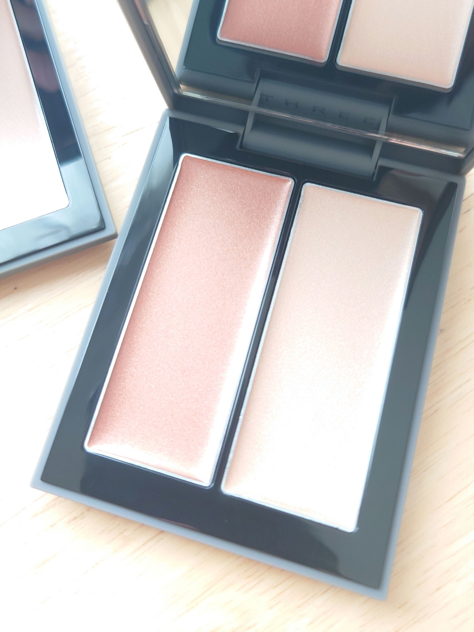 THREE シマリング グロー デュオ R/THREE/クリームハイライトを使ったクチコミ（3枚目）