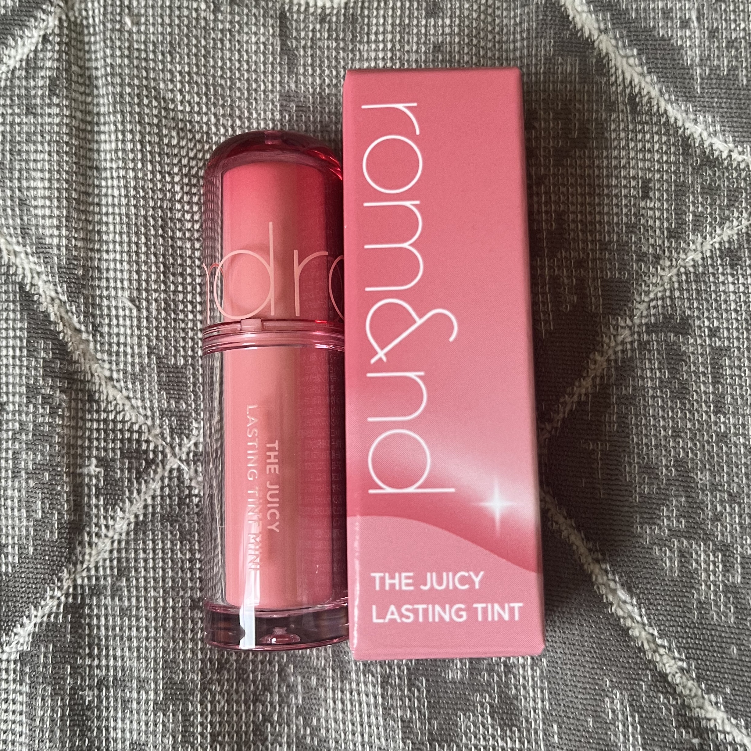 ザ ジューシーラスティングティント 20 ジュジュフィグ/rom&nd/リップティントを使ったクチコミ（2枚目）