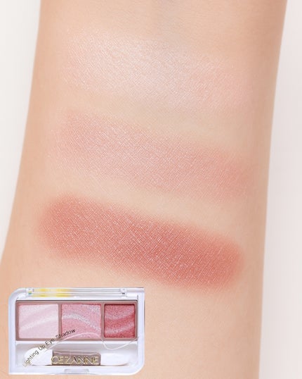 ライティングアップアイシャドウ/CEZANNE/アイシャドウを使ったクチコミ(3枚目)