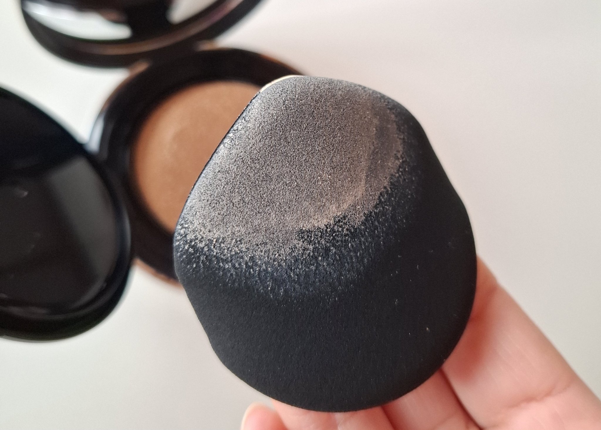 ブラックパーフェクション カバーフィットクッション/VIDIVICI/クッションファンデーションを使ったクチコミ（2枚目）