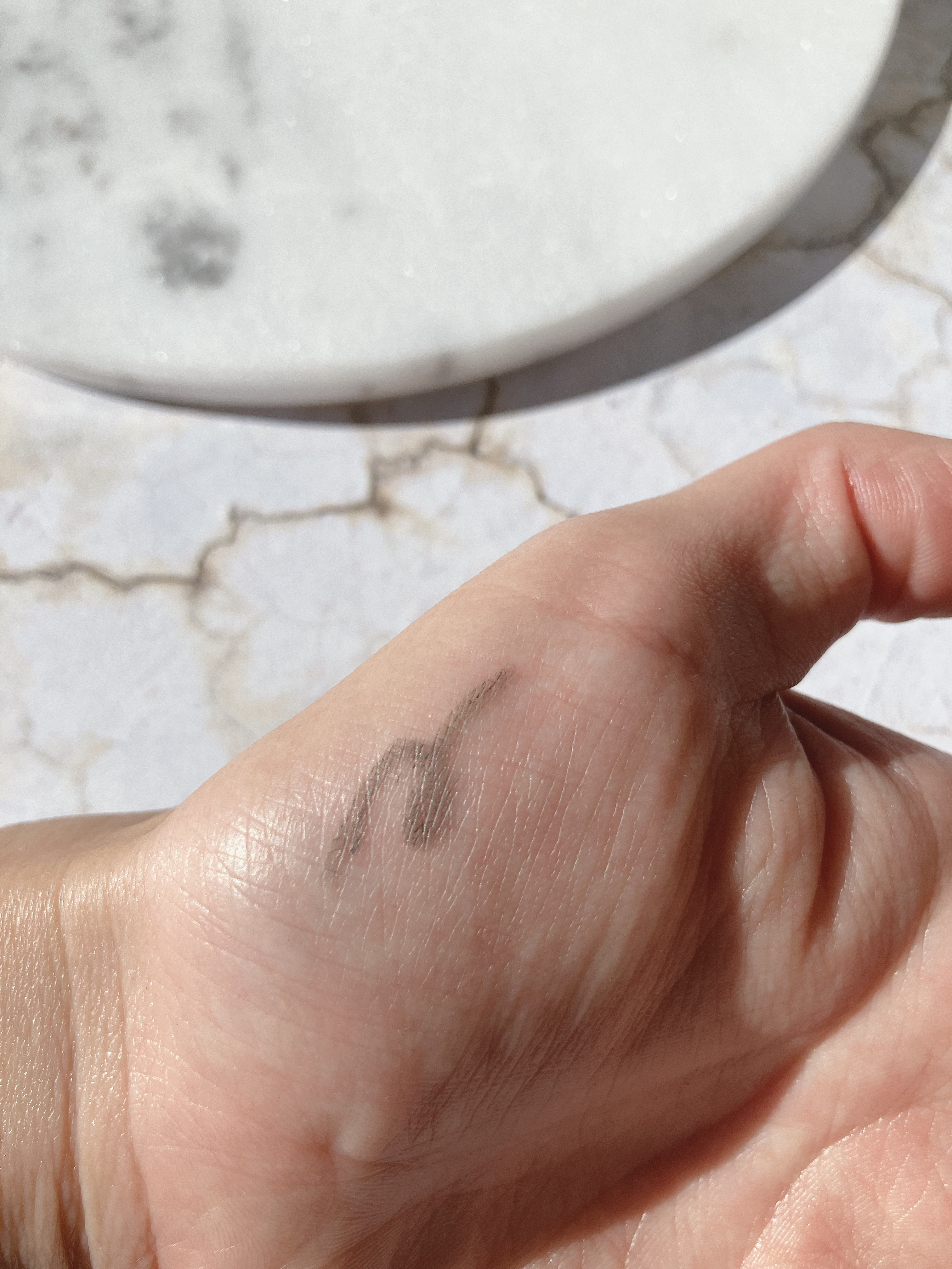 「密着アイライナー」極細クリームペンシル/デジャヴュ/ペンシルアイライナーを使ったクチコミ（2枚目）