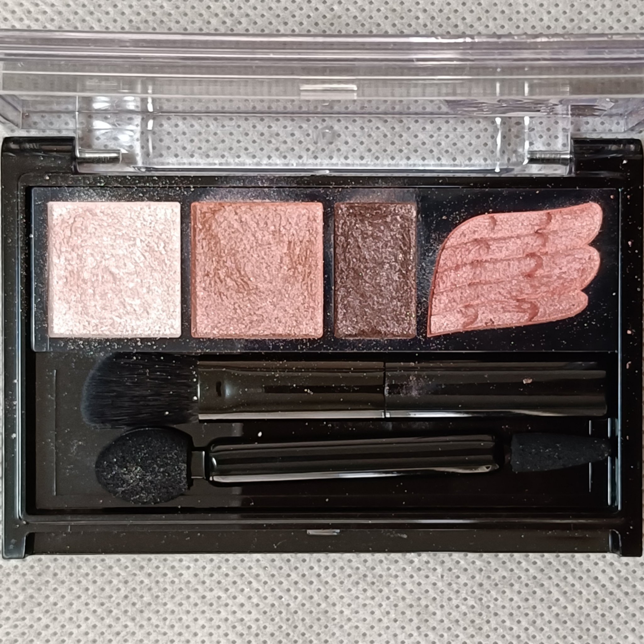 スージー グランドウイングアイズ 03 ロイヤルピンク/SUSIE N.Y./アイシャドウパレットを使ったクチコミ（3枚目）