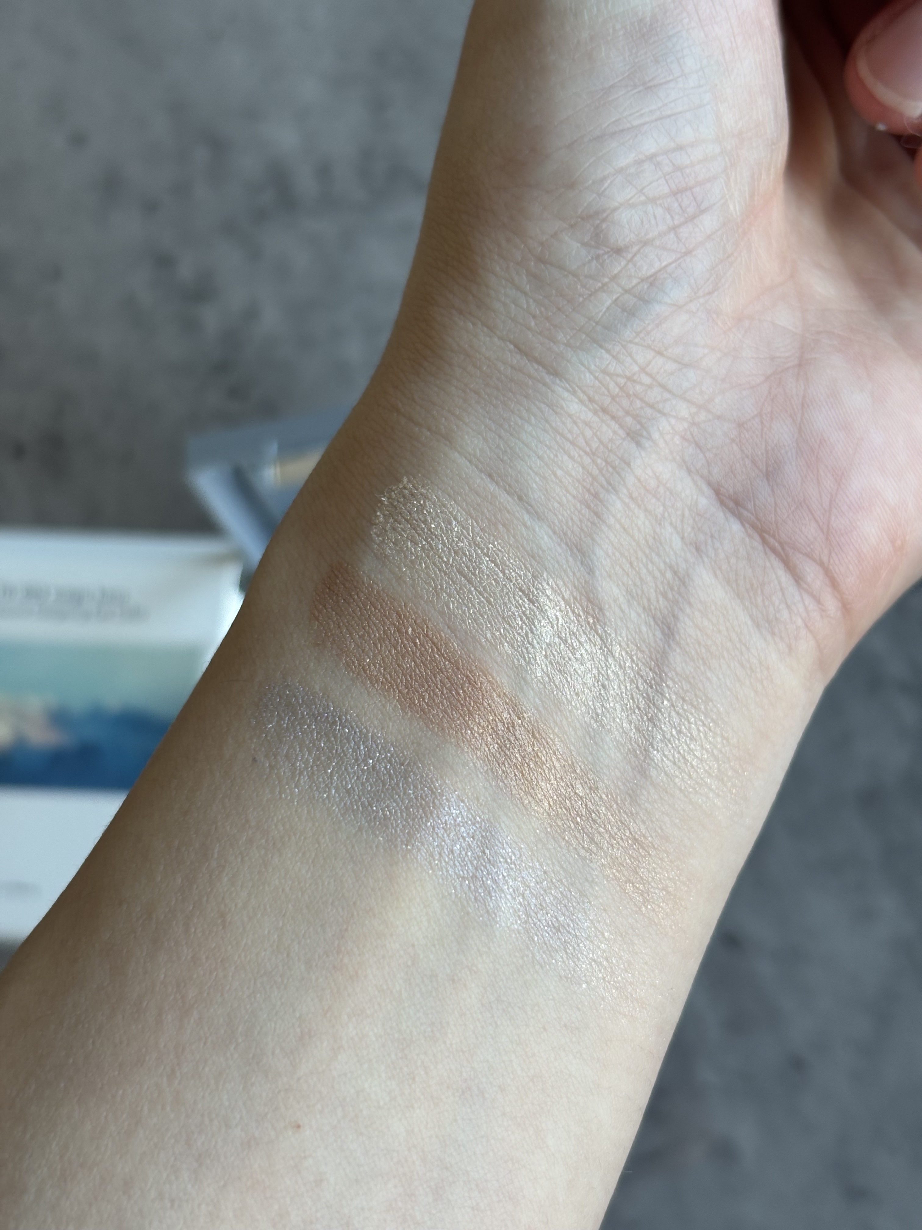 スリーサムデザイニングアイカラー/& WOLF/アイシャドウパレットを使ったクチコミ（3枚目）