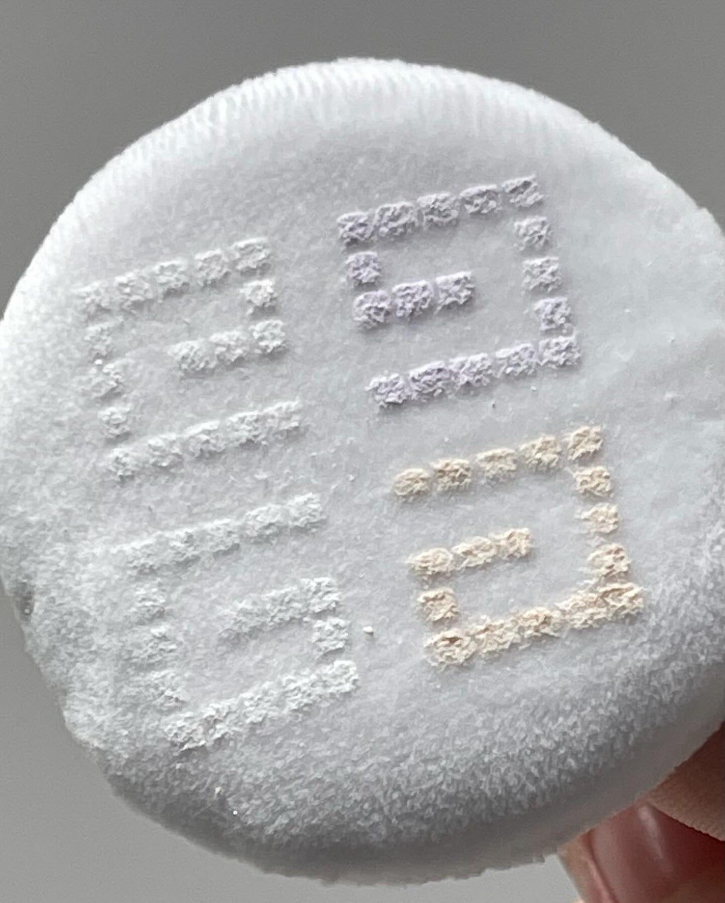 プリズム・リーブル/GIVENCHY/ルースパウダーを使ったクチコミ(7枚目)