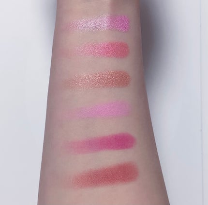 NARS エシリアル オーラ ブラッシュパレットのクチコミ「NARS
エシリアル オーラ ブラッシュパレット
ニューレルム
¥8,800
マット3色、シ.....」(2枚目)