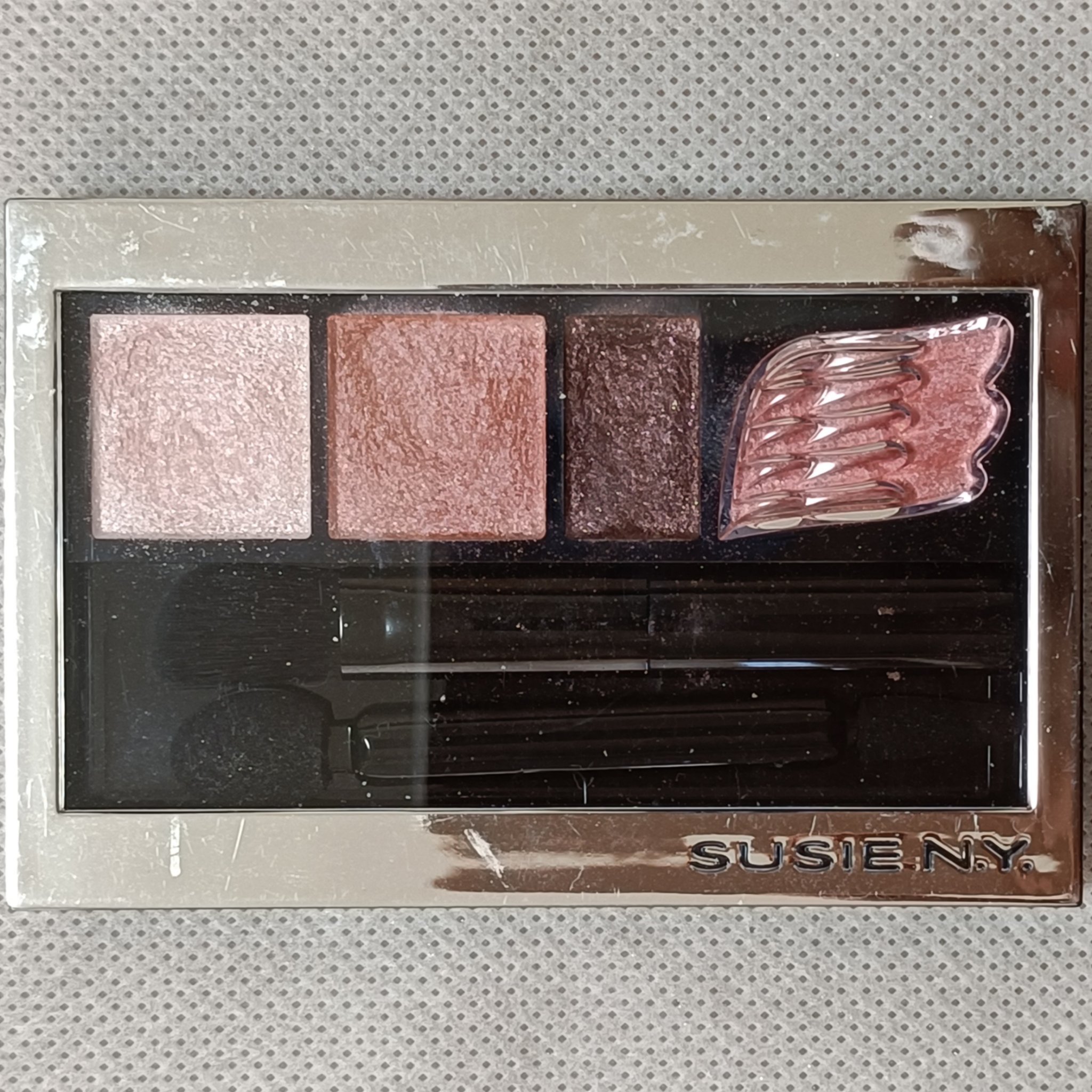 スージー グランドウイングアイズ 03 ロイヤルピンク/SUSIE N.Y./アイシャドウパレットを使ったクチコミ（2枚目）