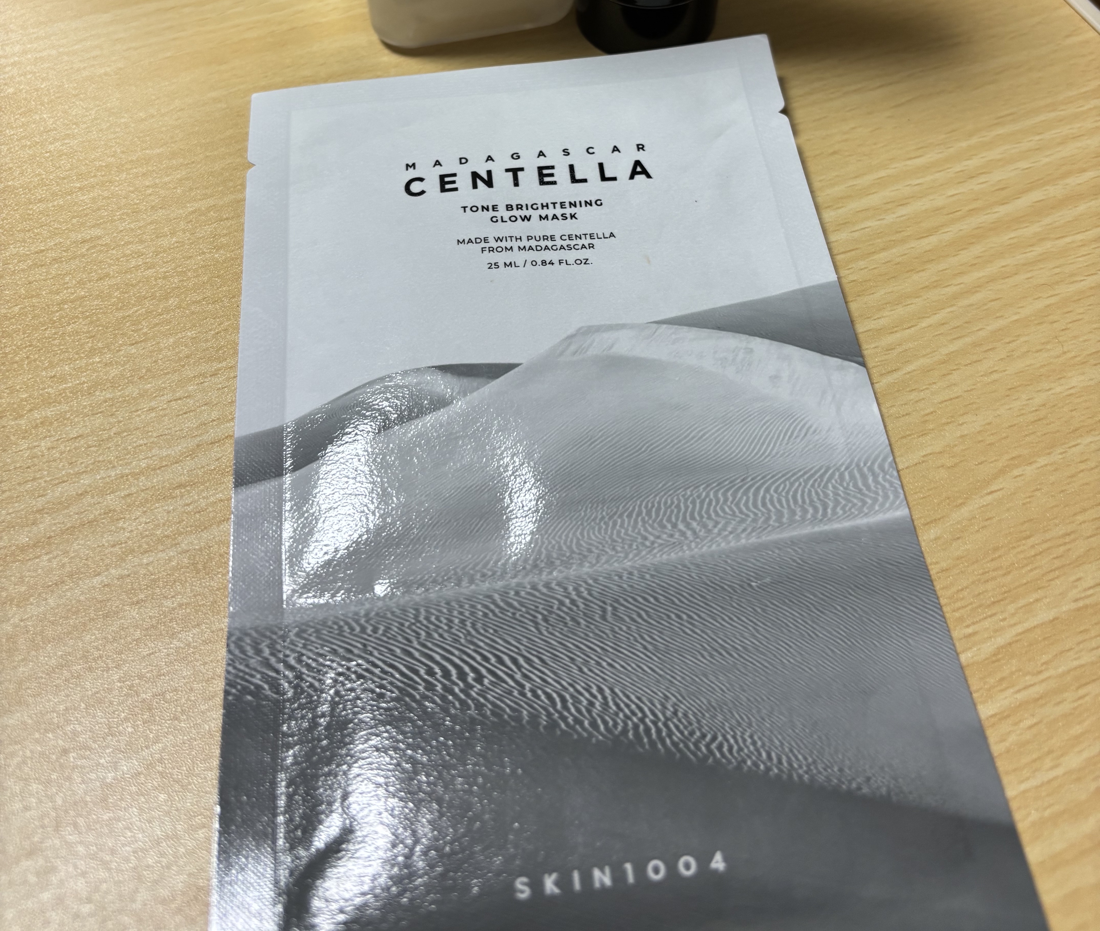 今日のパック〜

SKIN1004トーンブライトニング グロウマスク

このシート薄めで密着度高くて良かった❤️

流石skin1004だなぁって感じ


ナイアシンアミドやトラネキサム酸、

マダガスカル産ツボクサエキスなどの

成分も嬉