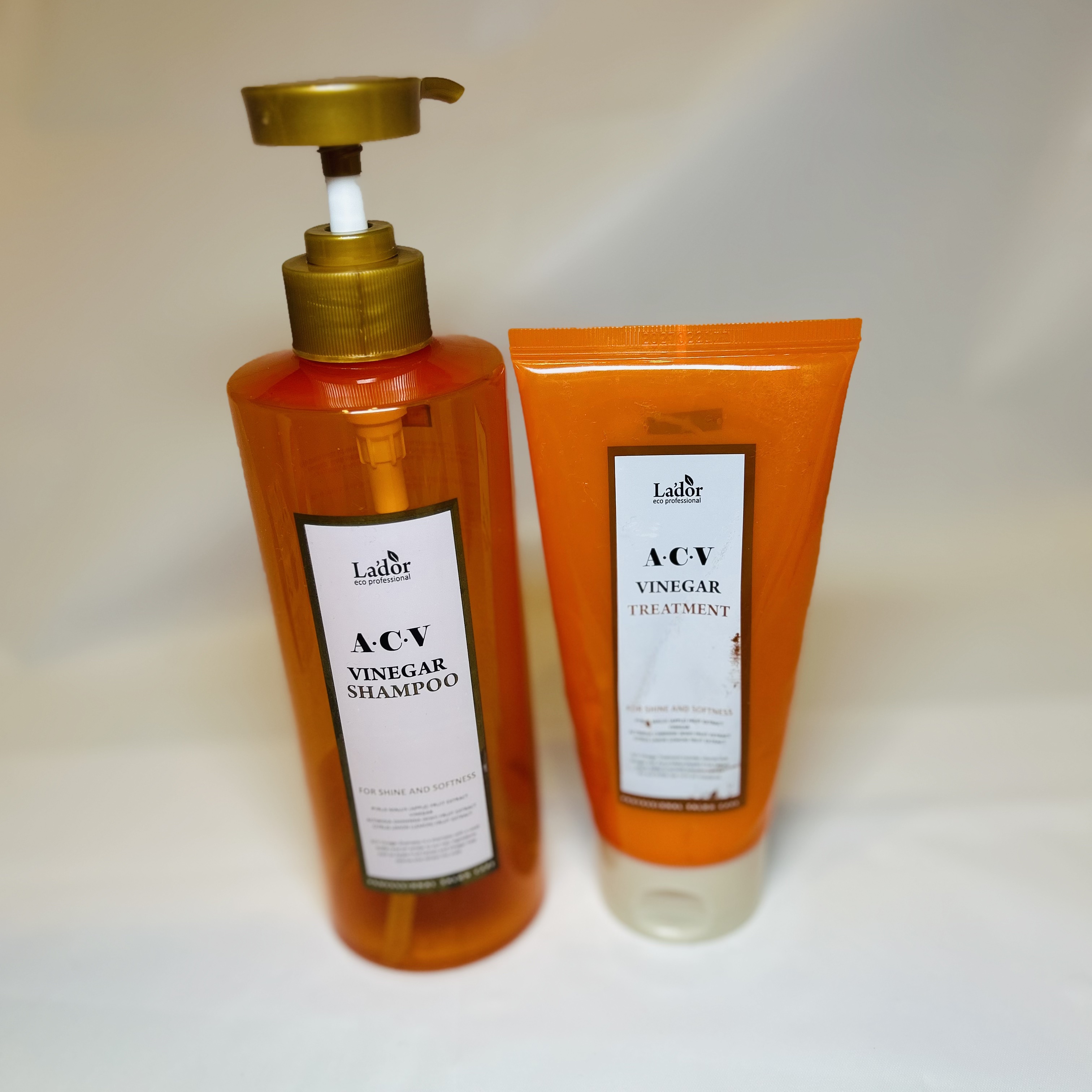 La'dor ACV VINEGAR SHAMPOO／TREATMENTのクチコミ「
ラドール
ACVシャンプー＆トリートメント
購入品
爽やかなりんご酢の香り
頭皮はすっきりし.....」（1枚目）