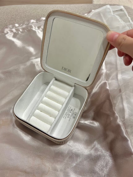 ディオールスキン フォーエヴァー グロウ マキシマイザー(ホリデーコレクション 2025 限定品)/Dior/リキッドハイライトを使ったクチコミ(10枚目)