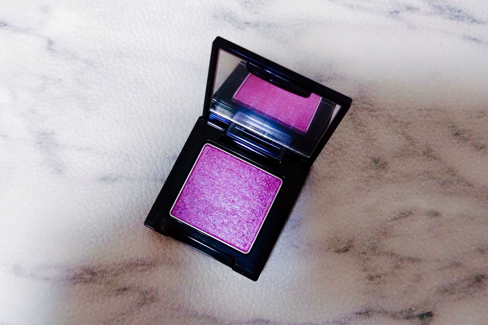 ラズル アイカラー/エレガンス ラズル /単色アイシャドウを使ったクチコミ（2枚目）