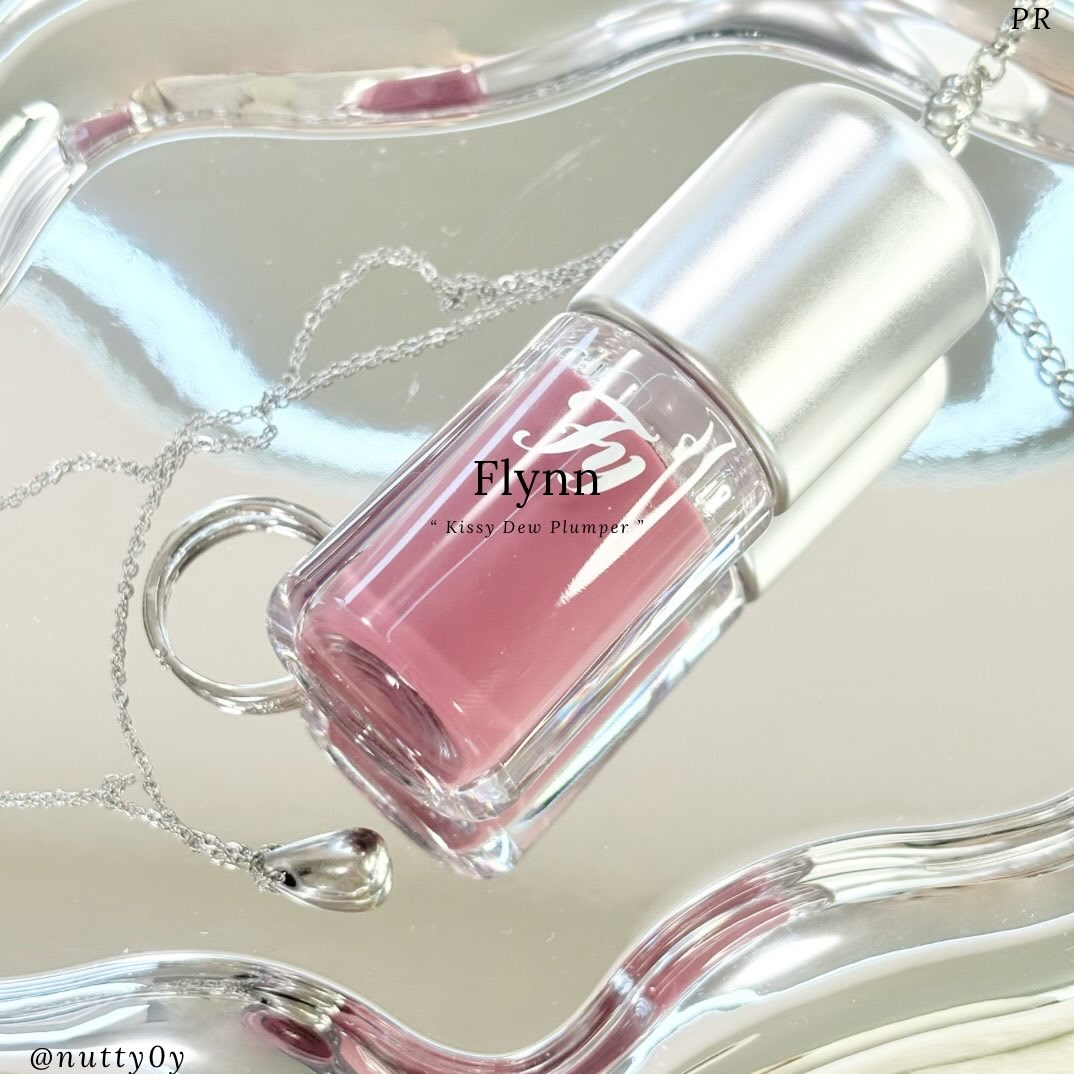 【PR /  @flynn.japan @flynn.cosmetic 】

キッシーデュープランパーの
03 Berry Haze
ひと塗りで薄く影が落ちるように色づいて、
ほんのりベリーを混ぜたモーブが静かに大人っぽさを引き寄せるカラー