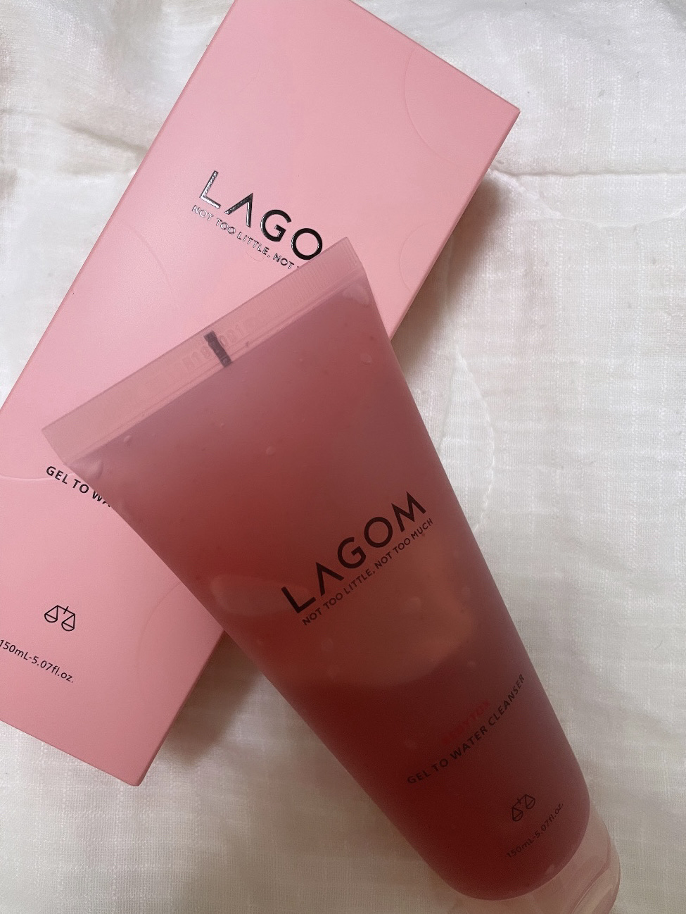 LAGOM レディートックス ジェルトゥウォーター クレンザー


LIPSプレゼントで当選していただいた商品です🎁♡
ラゴムの洗顔有名で気になっていたので嬉しかったです( ˘˘̥ )




皮脂多めの混合肌なのでジェルタイプの洗顔でし