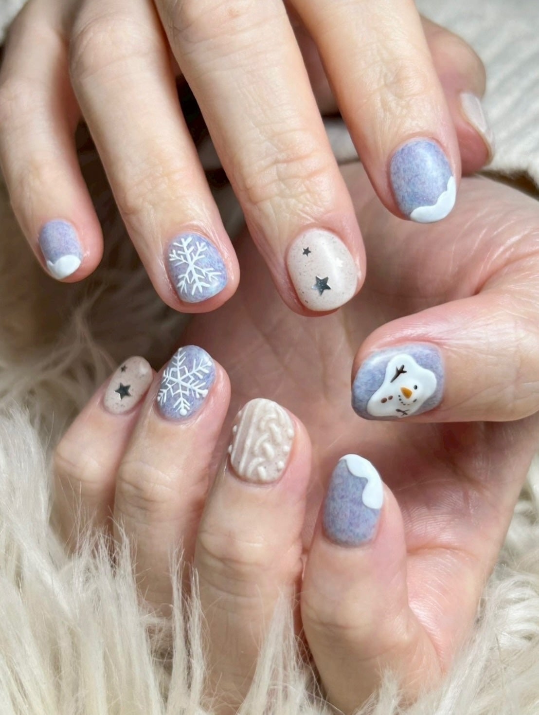 miyuki@PCアナリスト/コスメコンシェルジュ on LIPS 「❄️⛄️🧶🤍#ニット映えネイル#ジェルネイル#冬ネイル#new..」(1枚目)
