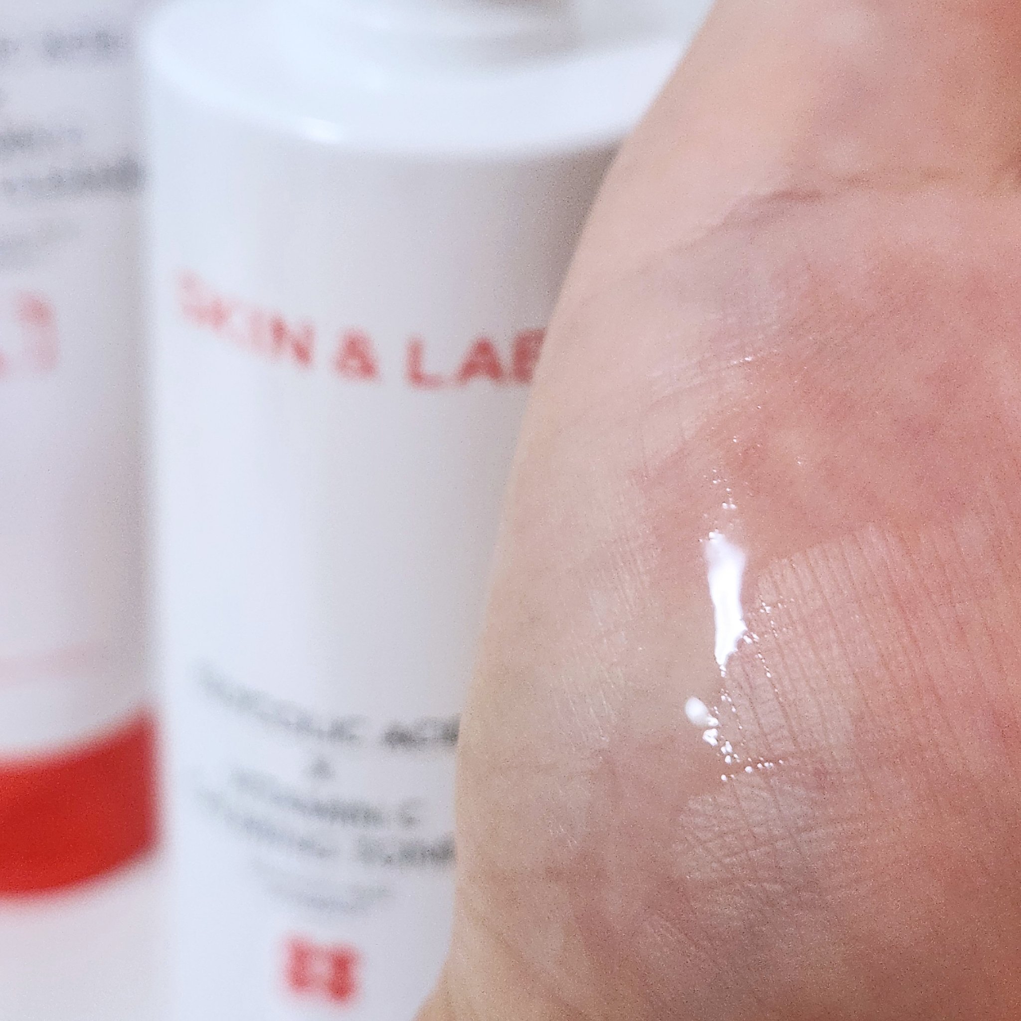 グリコール酸×ビタミンC カーミングゼリーセラム/SKIN&LAB/美容液を使ったクチコミ（2枚目）