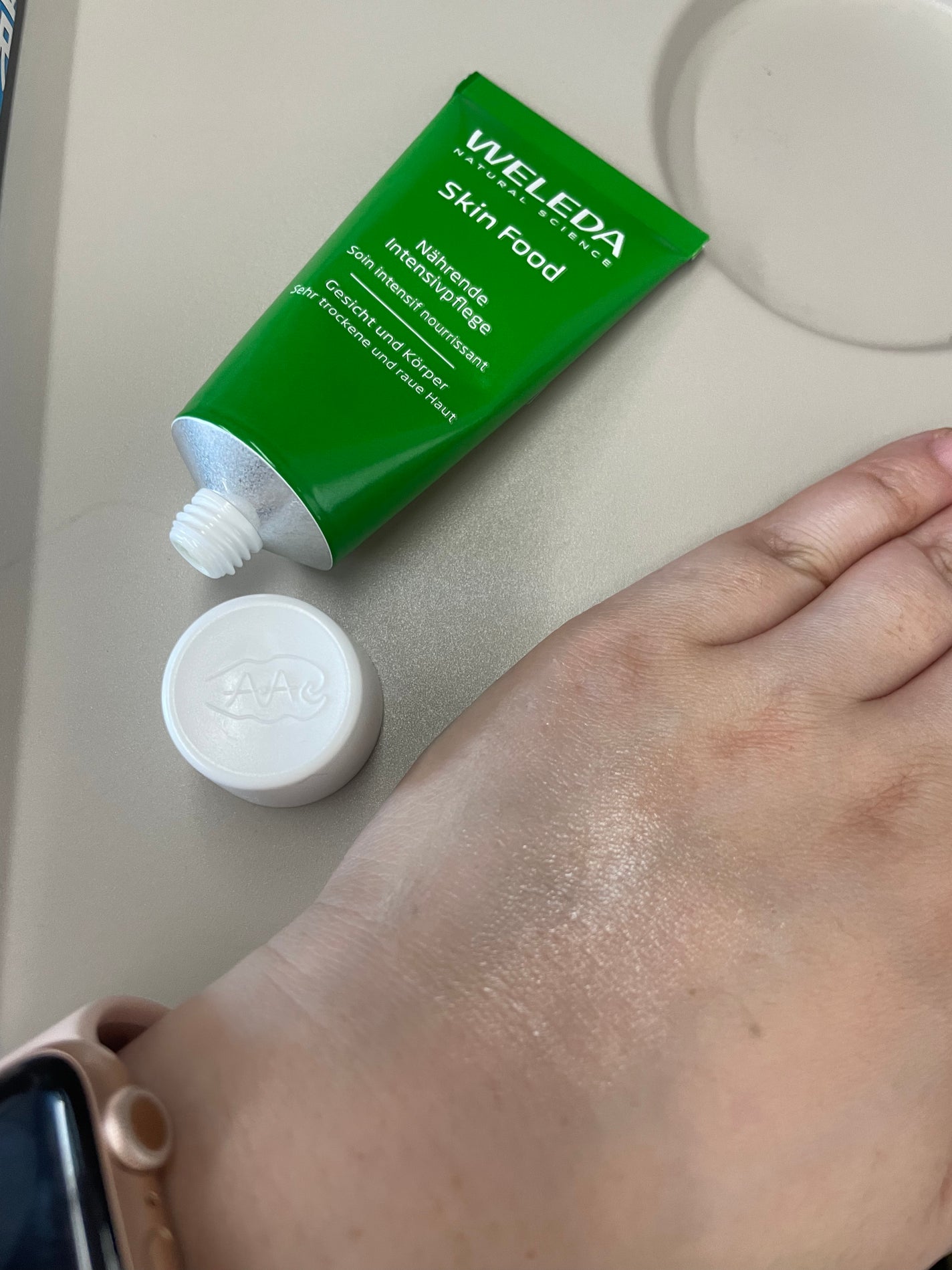 スキンフード /WELEDA/ボディクリームを使ったクチコミ(2枚目)