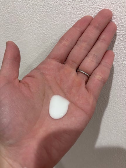 リスブラン リスブラン マイルド エマルジョンのクチコミ「AXXZIA(アクシージア)
リスブラン マイルド エマルジョン🫧
とろけるミルククリーム.....」(2枚目)