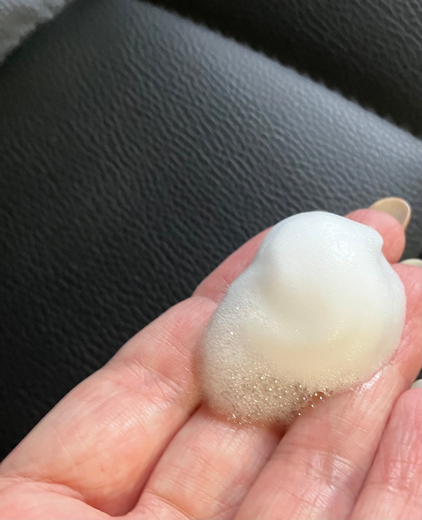 ビオレ ザ ハンド 薬用泡ハンドソープ 深くて温かみのあるハーバルウッドの香り/ビオレ/ハンドソープを使ったクチコミ(2枚目)