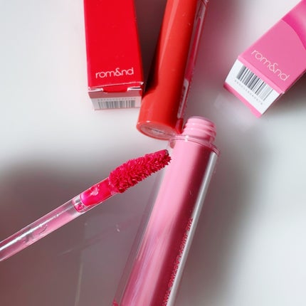 ジューシーラスティングティント/rom&nd/リップティントを使ったクチコミ(2枚目)