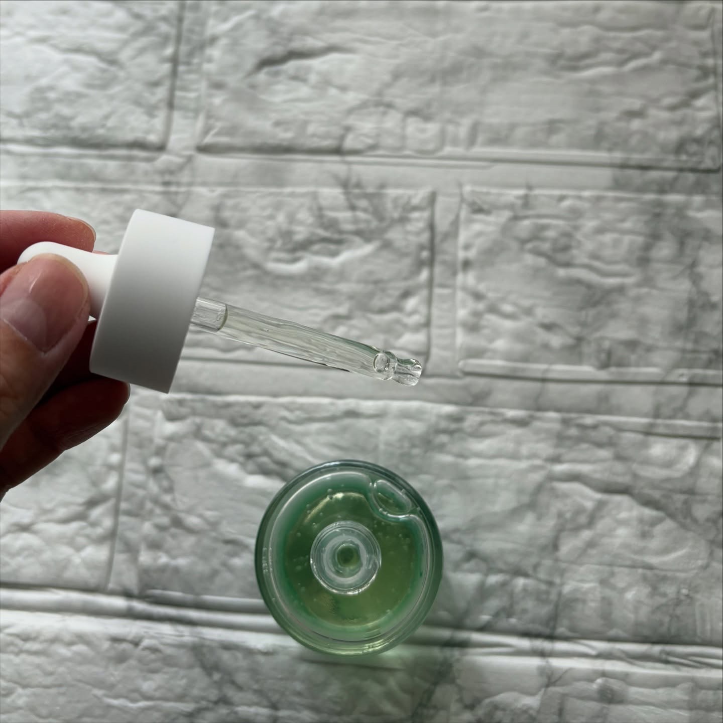 若芽ポアタイトニングセラム/suiskin/美容液を使ったクチコミ（3枚目）