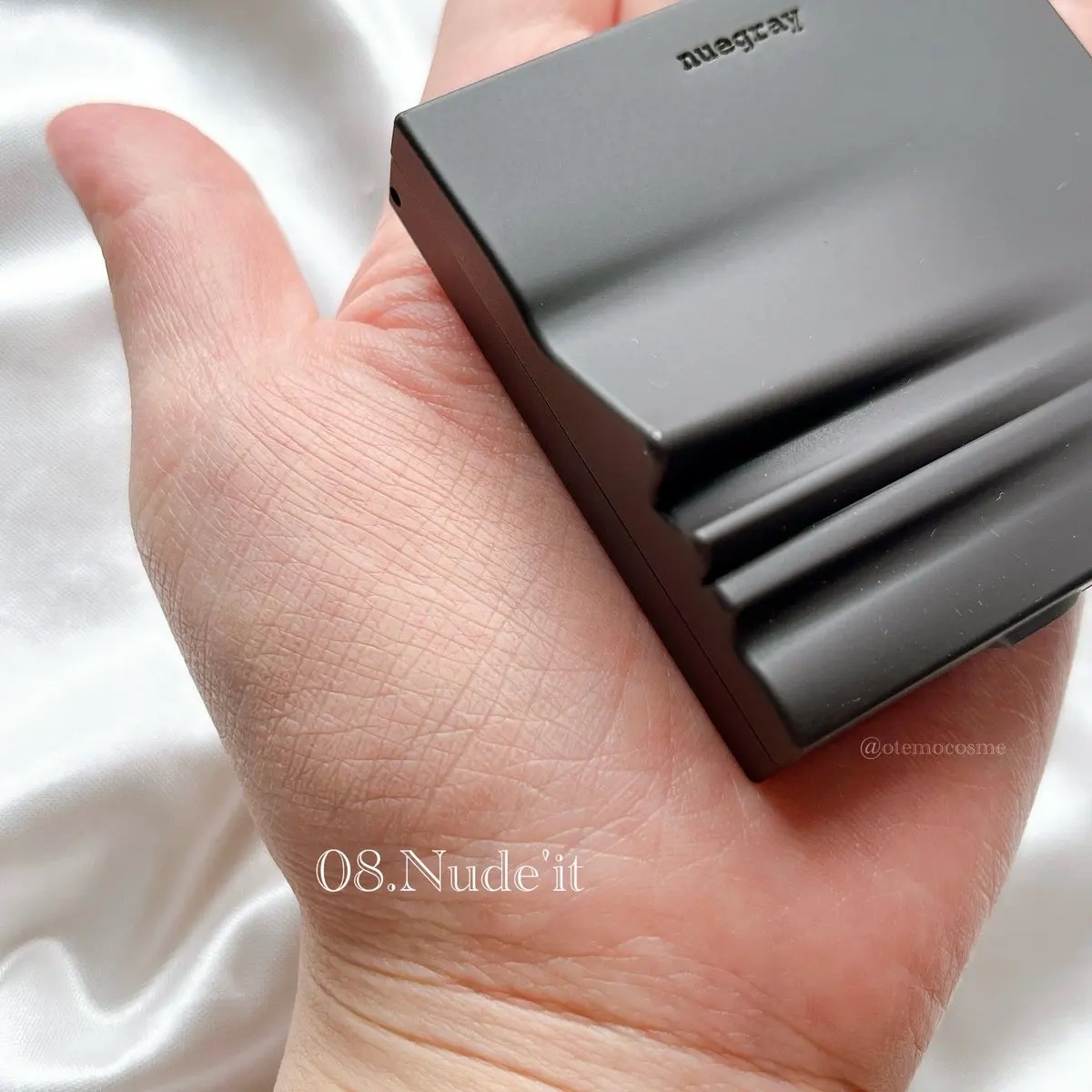 ヌグローウィリキッド/nuegray/口紅を使ったクチコミ（2枚目）