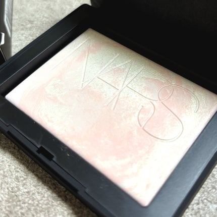 ライトリフレクティング プリズマティックパウダー/NARS/プレストパウダーを使ったクチコミ(2枚目)