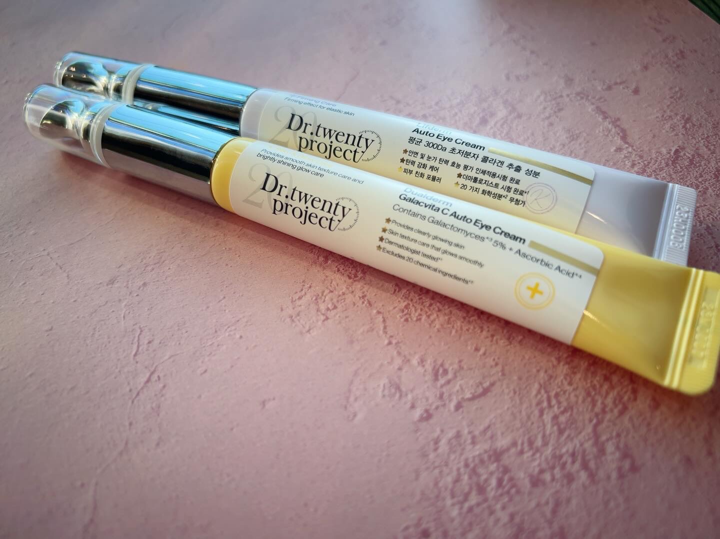 Dr.Twenty Project デュアルダムガーラックビタCオートアイクリームのクチコミ「Dr.twentyproject（@dr20project_jp）様よりガーラックビタCオート.....」（1枚目）