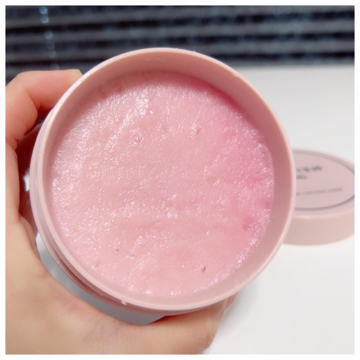 Q+Me スウィート ボム タラソ スクラブ/AGARISM/バスト・ヒップケアを使ったクチコミ（2枚目）