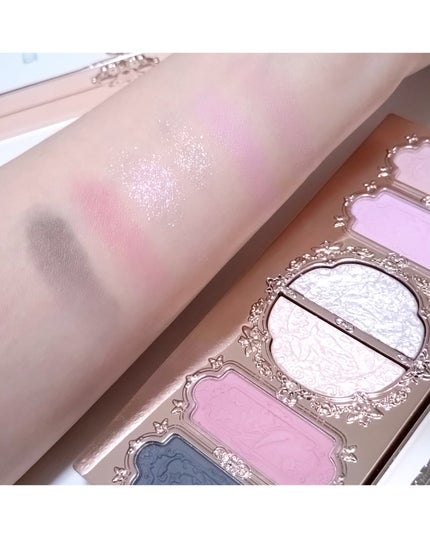 胡蝶雲肩6色アイシャドウパレット/FlowerKnows/アイシャドウパレットを使ったクチコミ(4枚目)