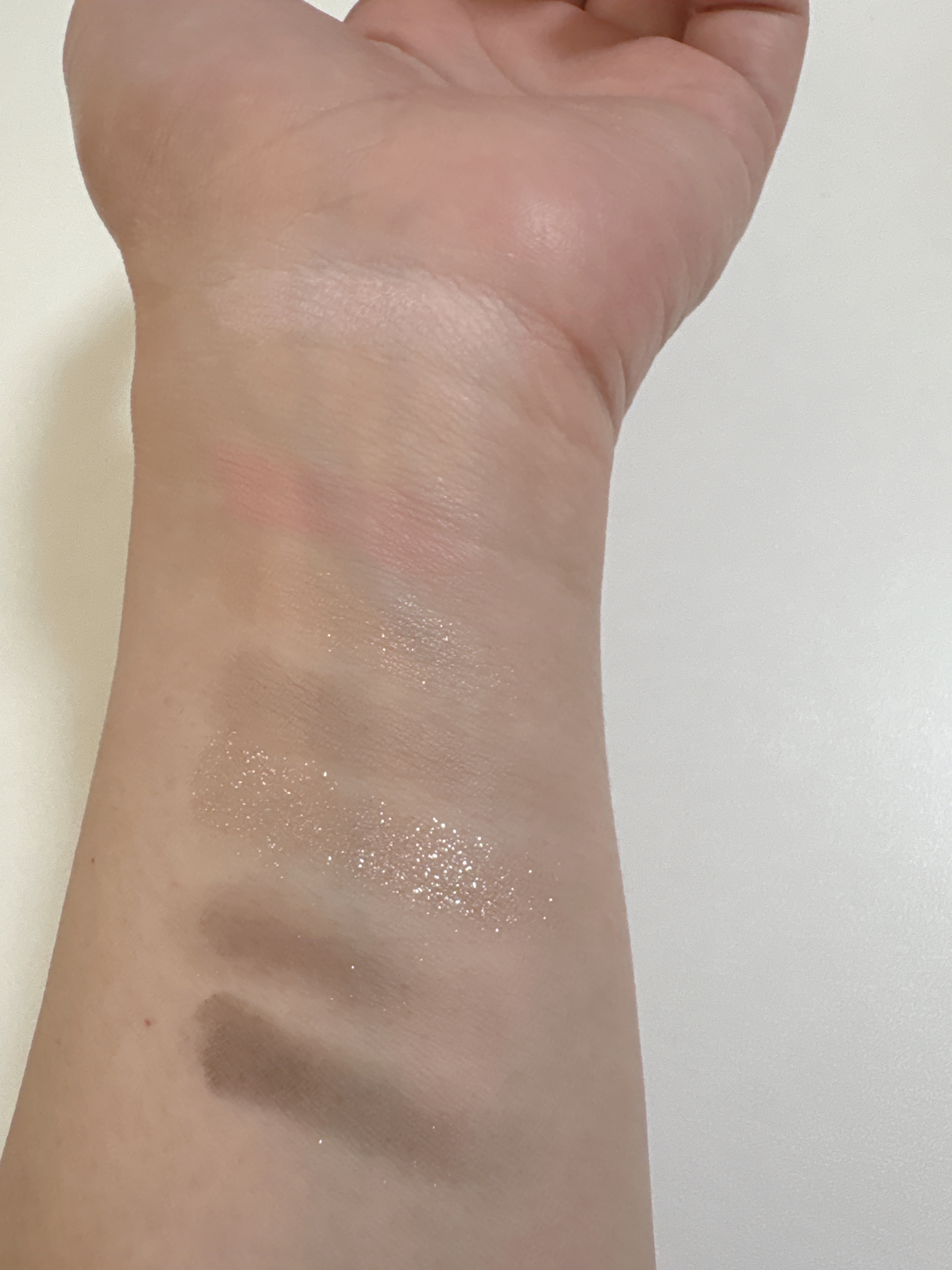 ストロベリーキューピッドコレクション メイクアップパレット 02 Strawberry Cassis（ストロベリーカシス）/FlowerKnows/アイシャドウパレットを使ったクチコミ（2枚目）