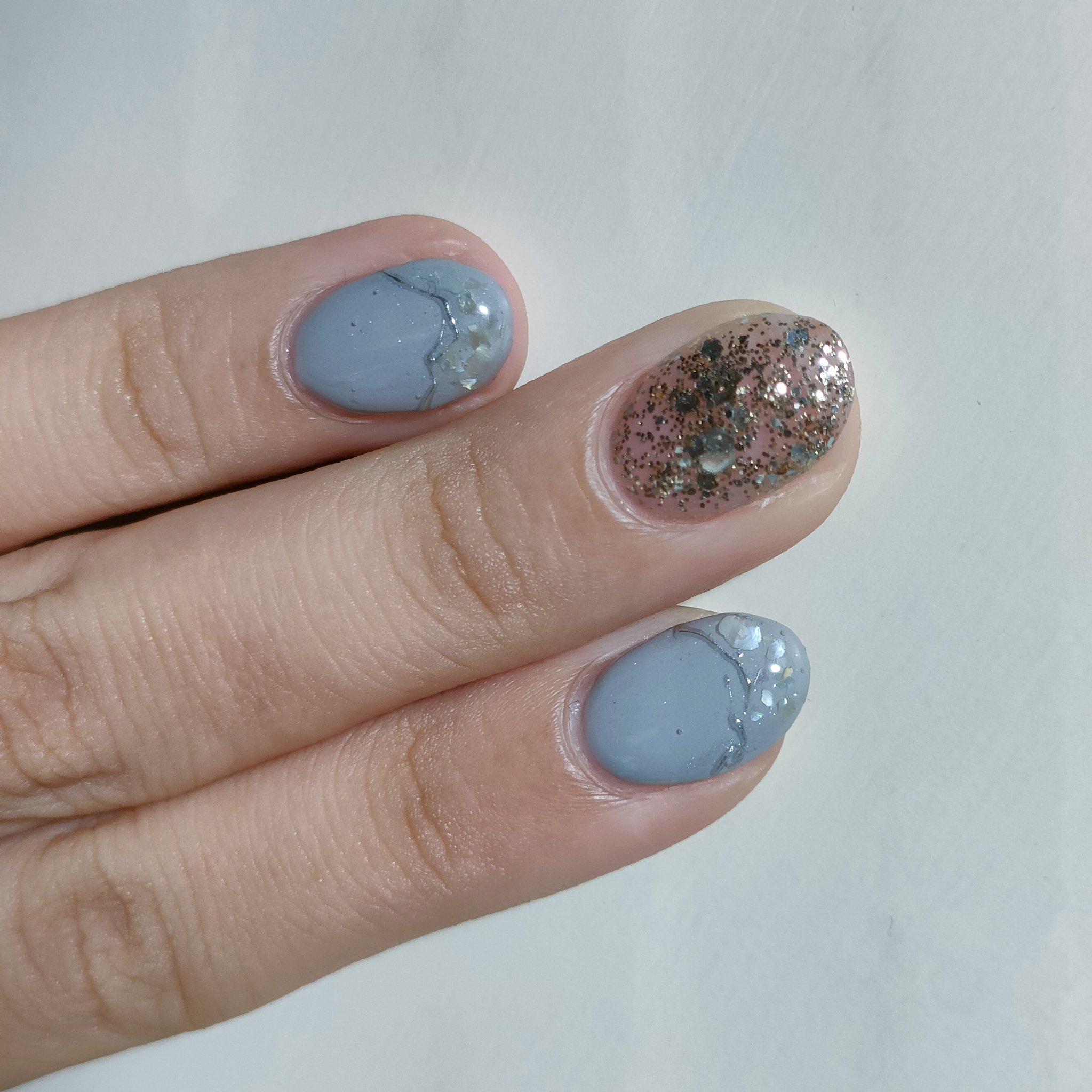 冬にむけて落ち着いた色に。