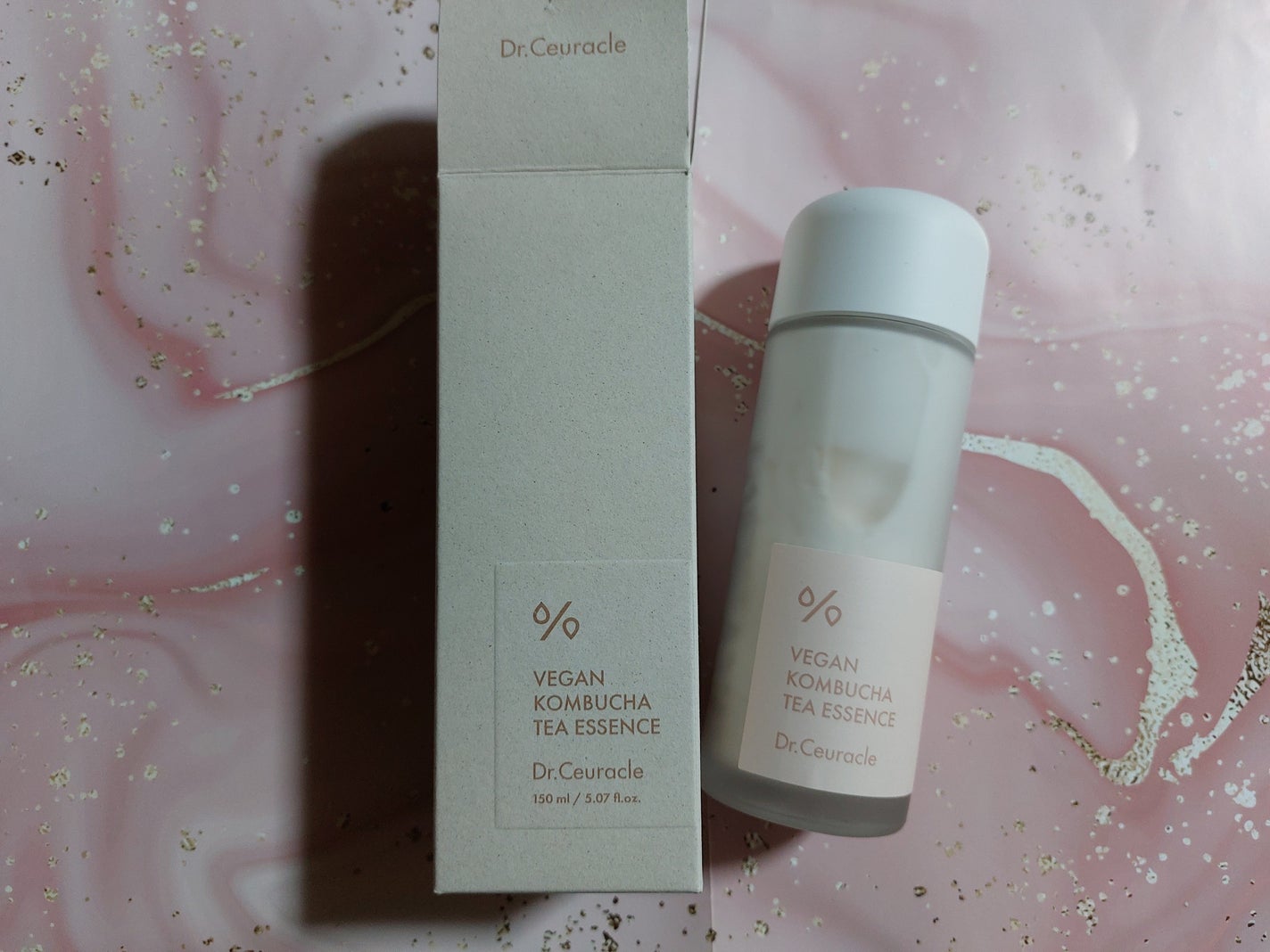 ヴィーガンコンブチャ ティー エッセンス/Dr.Ceuracle/オールインワン化粧品を使ったクチコミ(6枚目)