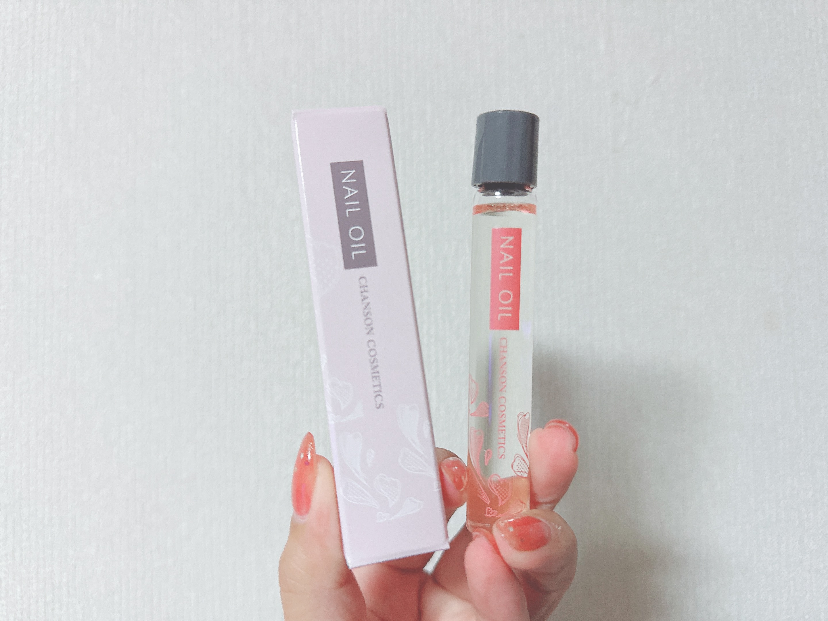 🌸シャンソン化粧品
シャンソン ネイルオイル

プレゼントでもらって非売品です！

携帯に便利なロールオンタイプのネイルオイル。爪や指先の皮膚を保湿・保護し、美しく保ちます。

イソステアロイル加水分解ケラチン
（羊毛）配合
（爪にうるお