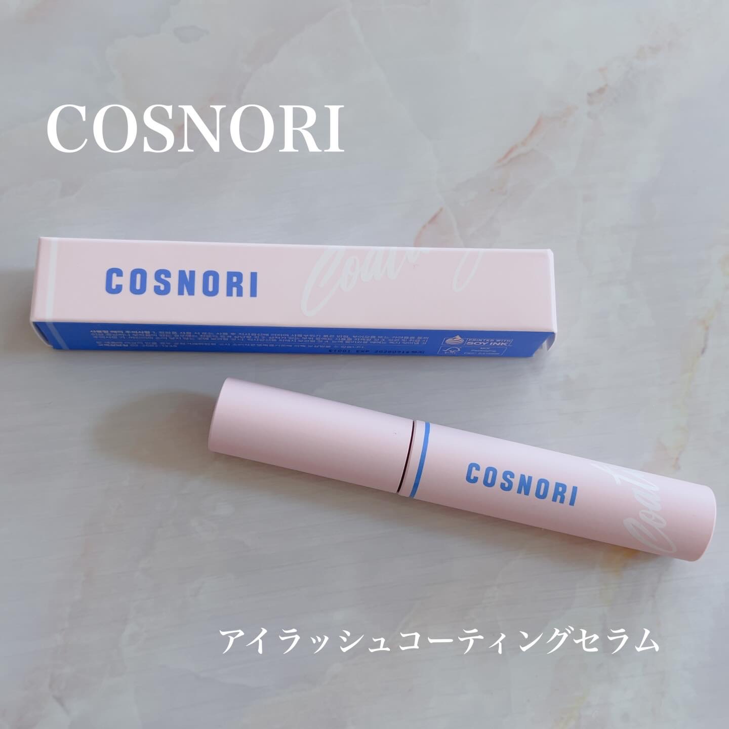 まつ毛美容液で有名な
COSNORIから新商品発売.ᐟ.ᐟ
アイラッシュコーティングセラム✨

コーティング+トリートメント効果で
まつげパーマの施術ダメージのケア＆
施術の持ちUP⚆⚆ ˊ˗

ビューラーでまつ毛をしっかりあげた後
まつ毛