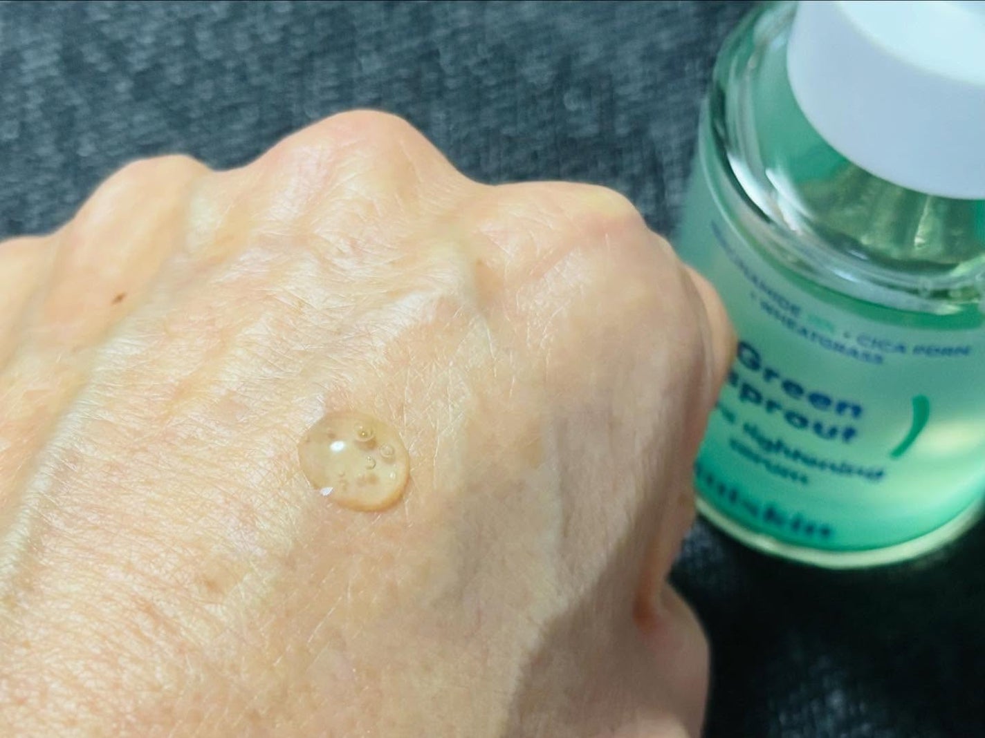 若芽ポアタイトニングセラム/suiskin/美容液を使ったクチコミ(3枚目)