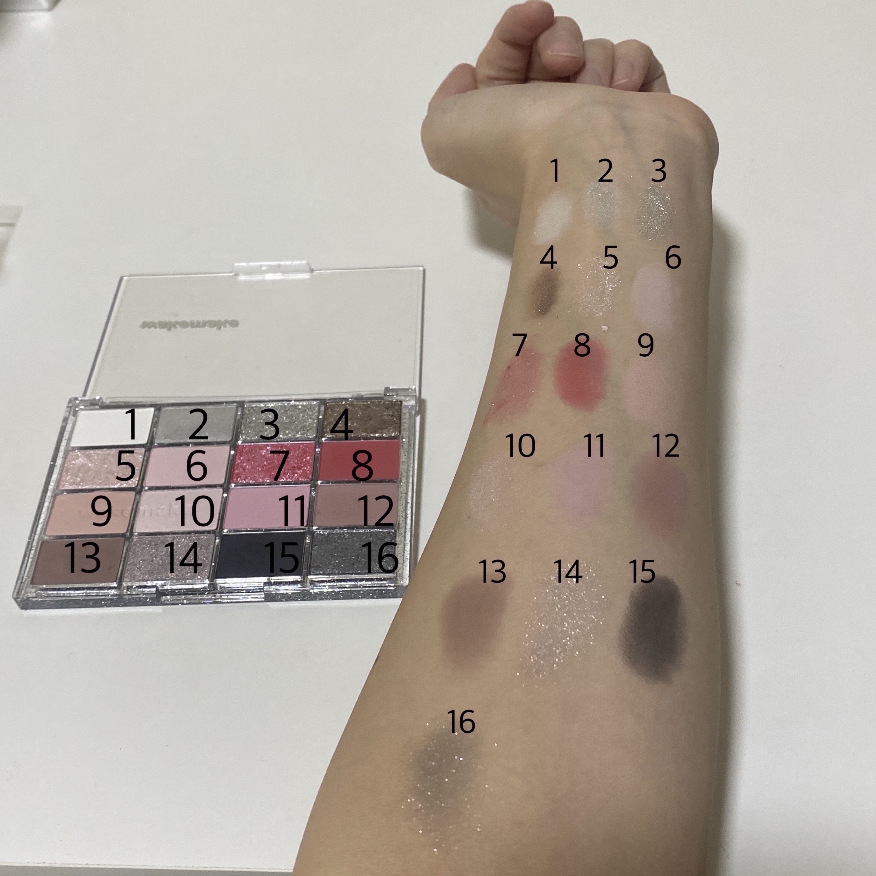 ソフトブラーリングアイパレット/wakemake/アイシャドウパレットを使ったクチコミ（3枚目）