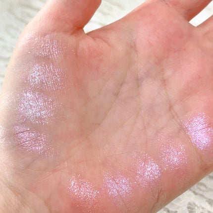 さくら on LIPS 「人魚姫みたいなキラキラグリッターアイシャドウ🥰9色全部ラメだよ..」(3枚目)