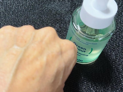 若芽ポアタイトニングセラム/suiskin/美容液を使ったクチコミ(4枚目)