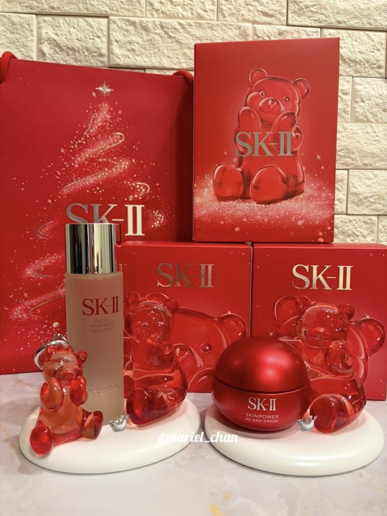 SK-Ⅱのコフレを買っていただいた、
ぴてくま🧸のチャームとアクセサリートレイ。

フェイシャルトリートメントエッセンスのコフレチャーム付きと、
スキンパワーリニュークリームは通常のと、エアリーの2種アクセサリートレイ付きを購入。

した