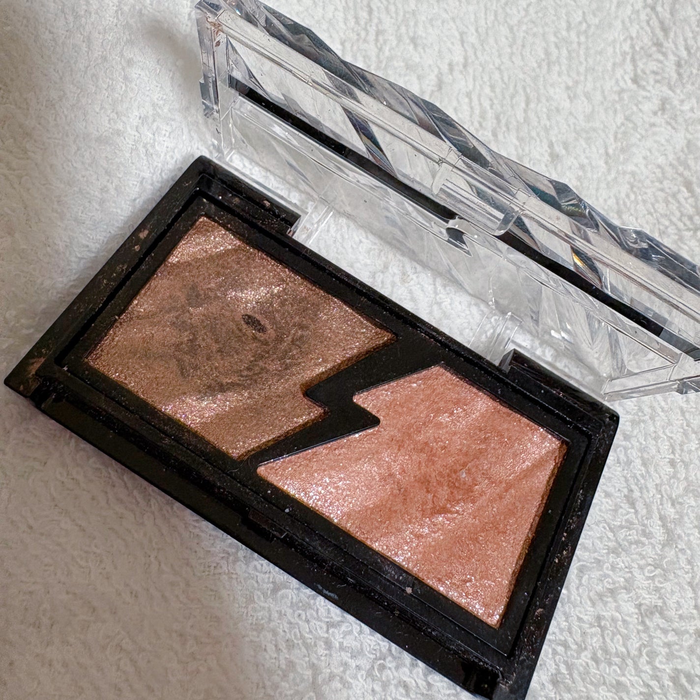 エレクトリックショックアイズ /KATE/アイシャドウパレットを使ったクチコミ(3枚目)