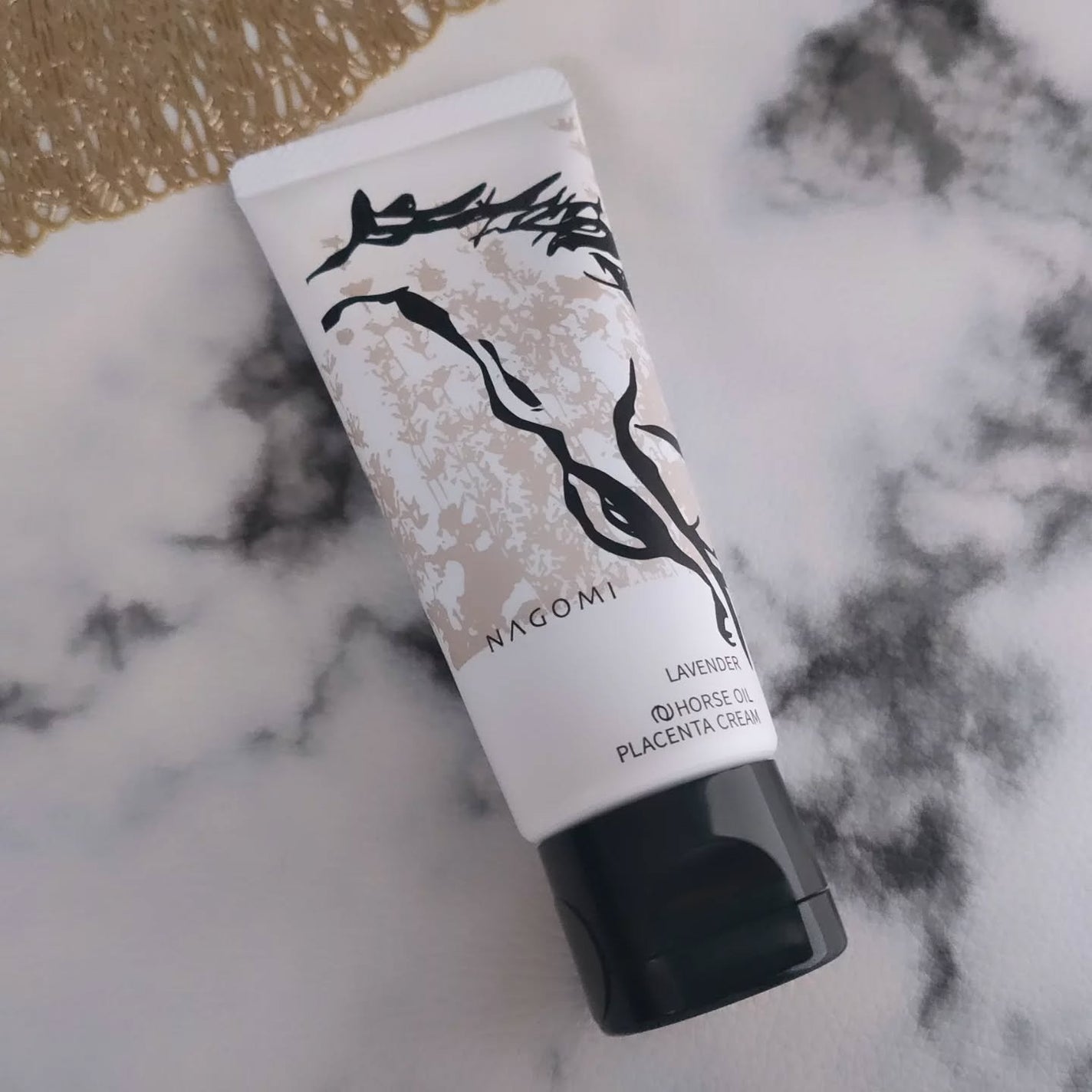 ⾺プラセンタエキス配合 ⾺油クリーム ラベンダーの⾹り/&NAGOMI/ボディクリームを使ったクチコミ(2枚目)