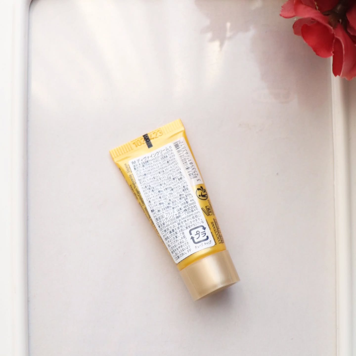 L'OCCITANE イモーテル ディヴァインクリームのクチコミ「L'OCCITANE.
イモーテル ディヴァインクリーム.
.
♪
去年のアドベントカレンダー.....」（2枚目）