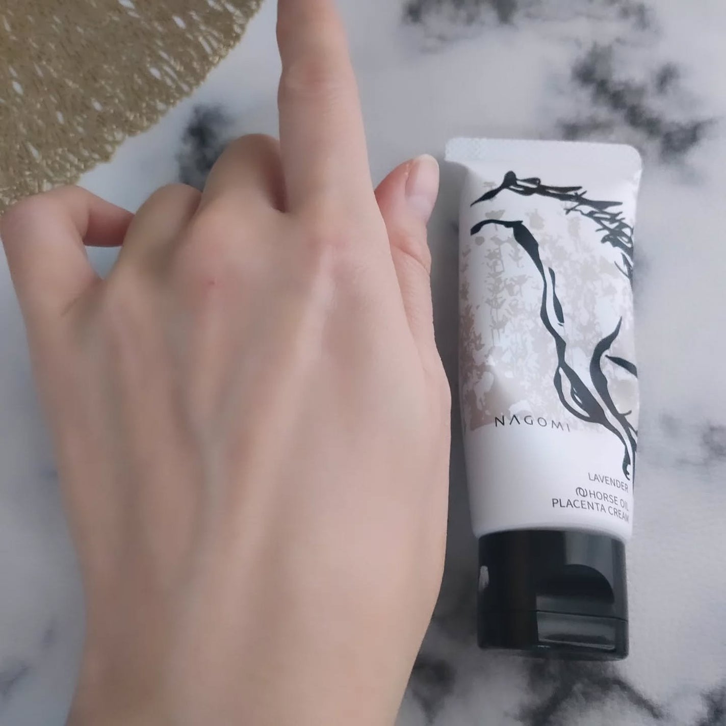 ⾺プラセンタエキス配合 ⾺油クリーム ラベンダーの⾹り/&NAGOMI/ボディクリームを使ったクチコミ(6枚目)