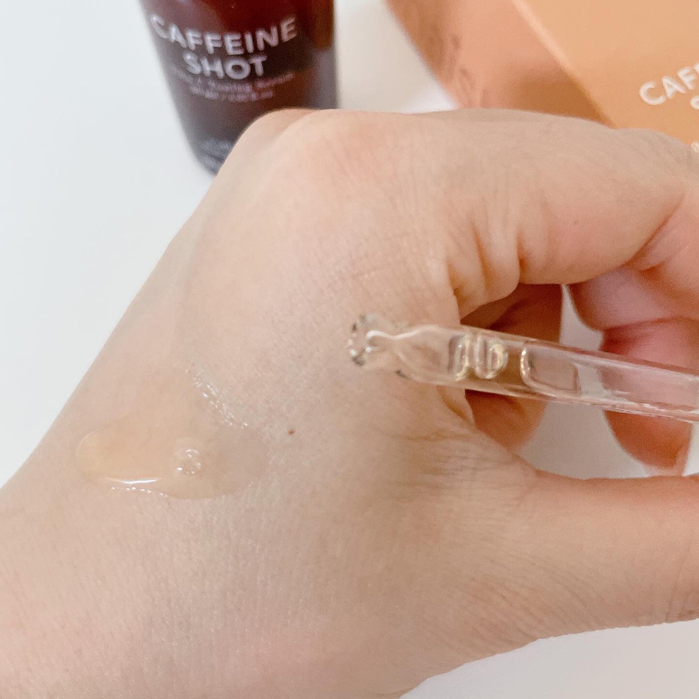 カフェインショット ビタC トーニングセラム/shaishaishai/美容液を使ったクチコミ(4枚目)