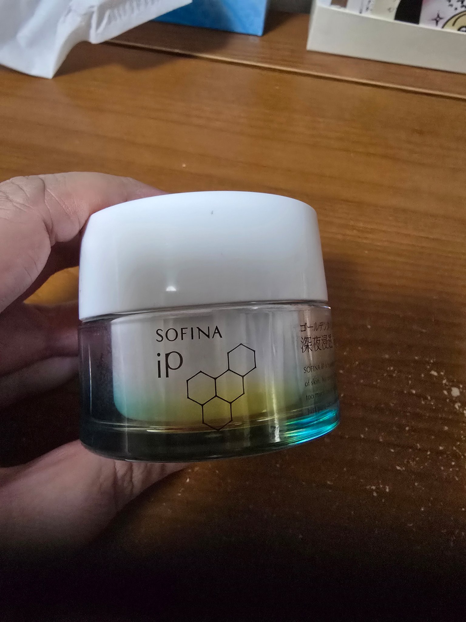 こんばんは😊

久し振りに使い切りました✨
ネットリ感がとても良かったです♡

又リピする予定です🍀

#SOFINA iP
#ソフィーナ iP ゴールデンタイムリペア 深夜浸透クリーム
#本体 55g
#久し振りの使い切り