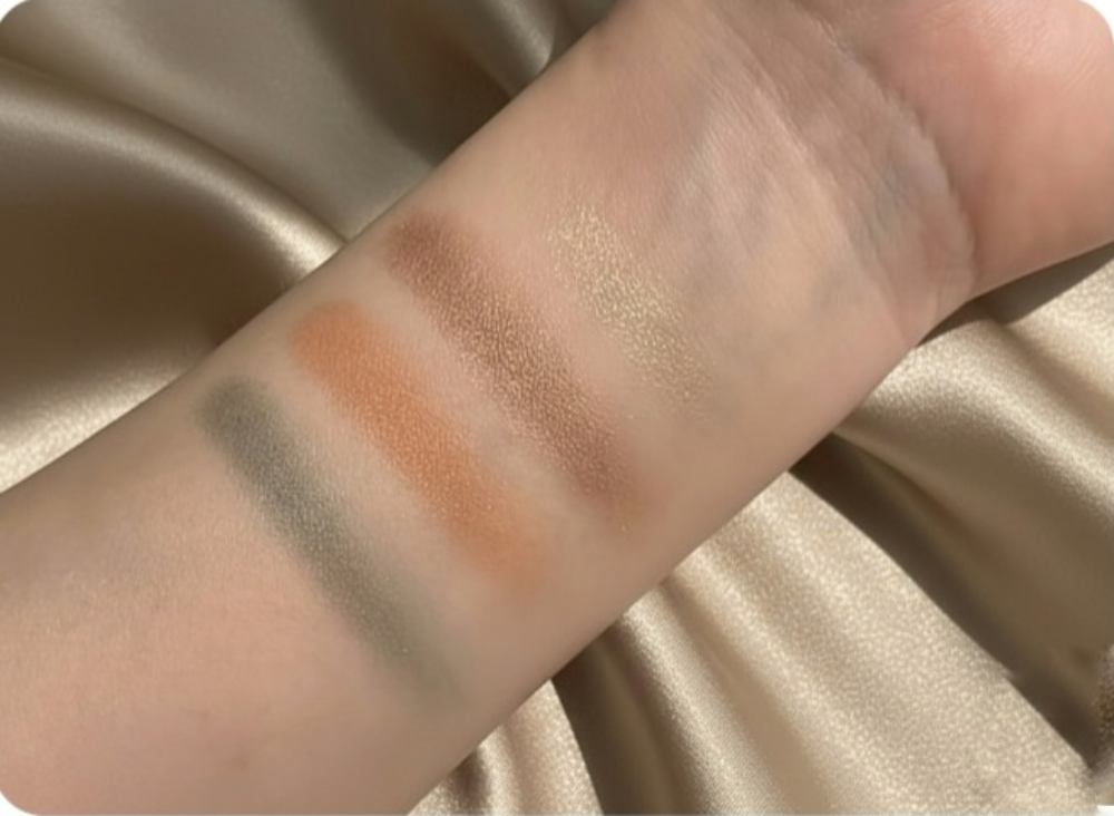 シグニチャー カラー アイズ 08 風撫 -KAZENADE-/SUQQU/アイシャドウパレットを使ったクチコミ（2枚目）