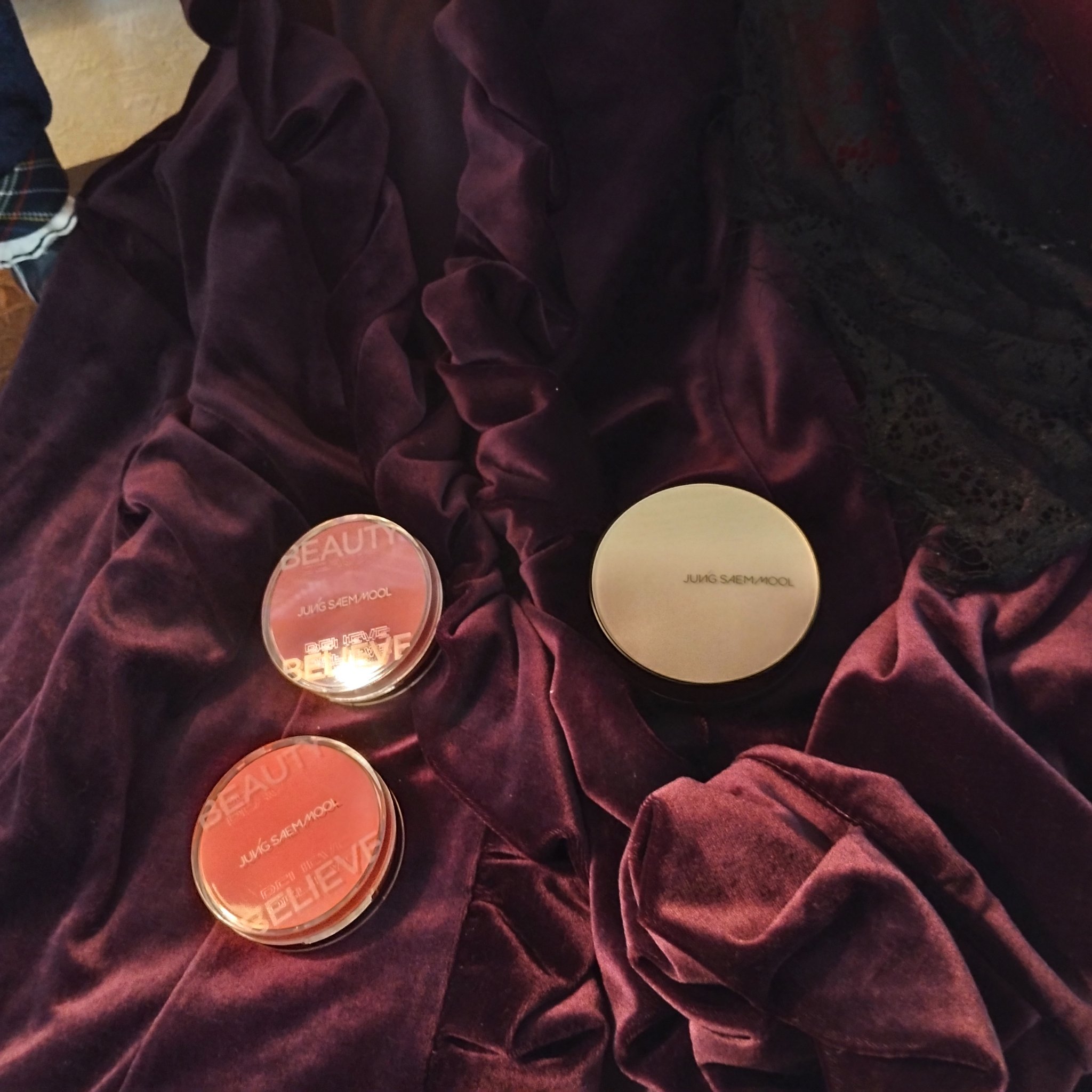 【JUNGSAEMMOOL(ジョンセンムル) 】はメイクアップアーティストの技術を再現できるメイクブランドとして、今では韓国で知らない人はいないと言われるほど、多くの人々に愛されています。

韓国オリーブヤング(23.07~24.06)クッ