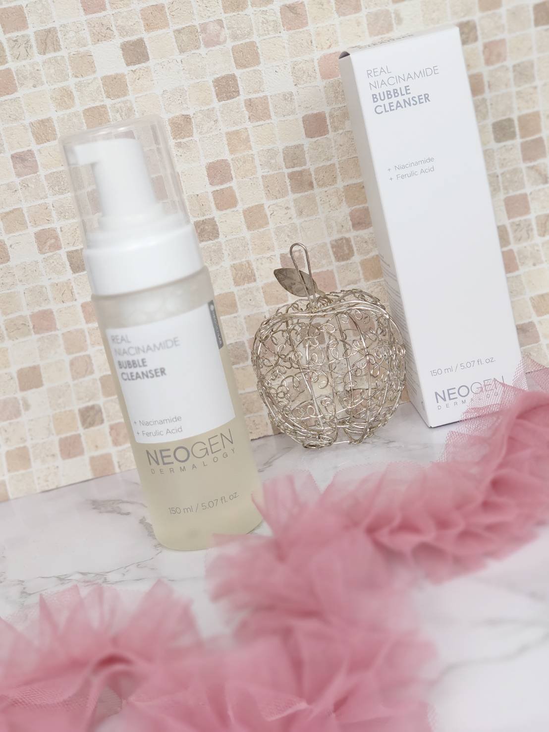 NEOGEN
リアルナイアシンアミドグローアップクレンジングフォーム


＼憧れの白もち肌に／


NEOGENの人気 ”ナイアシンアミドシリーズ”からクレンジングフォームが新登場🪄


ナイアシンアミド配合のきめ細かな泡が、お肌に不要な