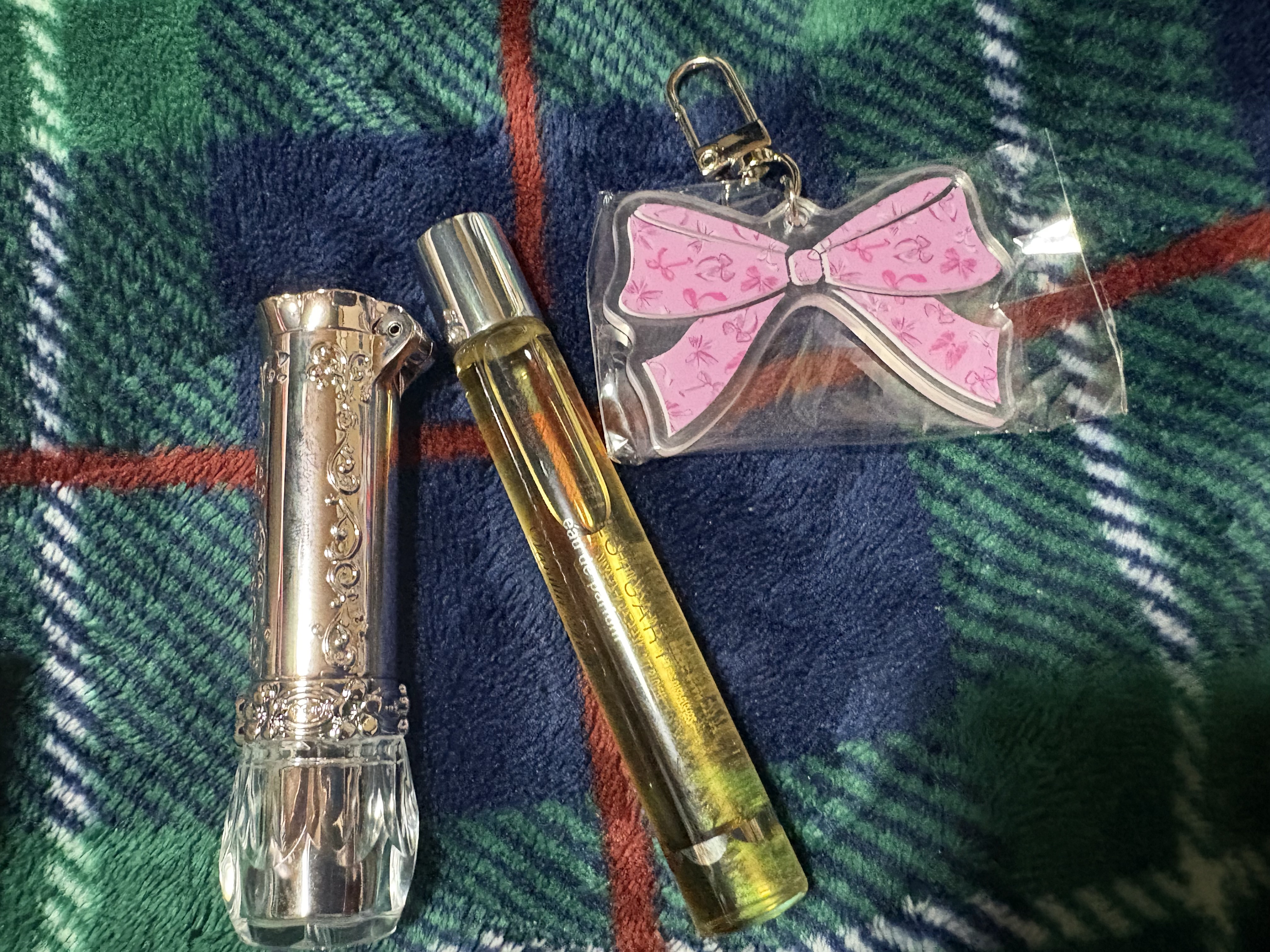 久々の投稿😇

ジルスチュアートに久々に行ってきて少し前から気になっていた香水とその場で気になったリップを買ってみました

JILL STUART　ジルスチュアート リップブロッサム バーム　05amber tomato

JILL ST