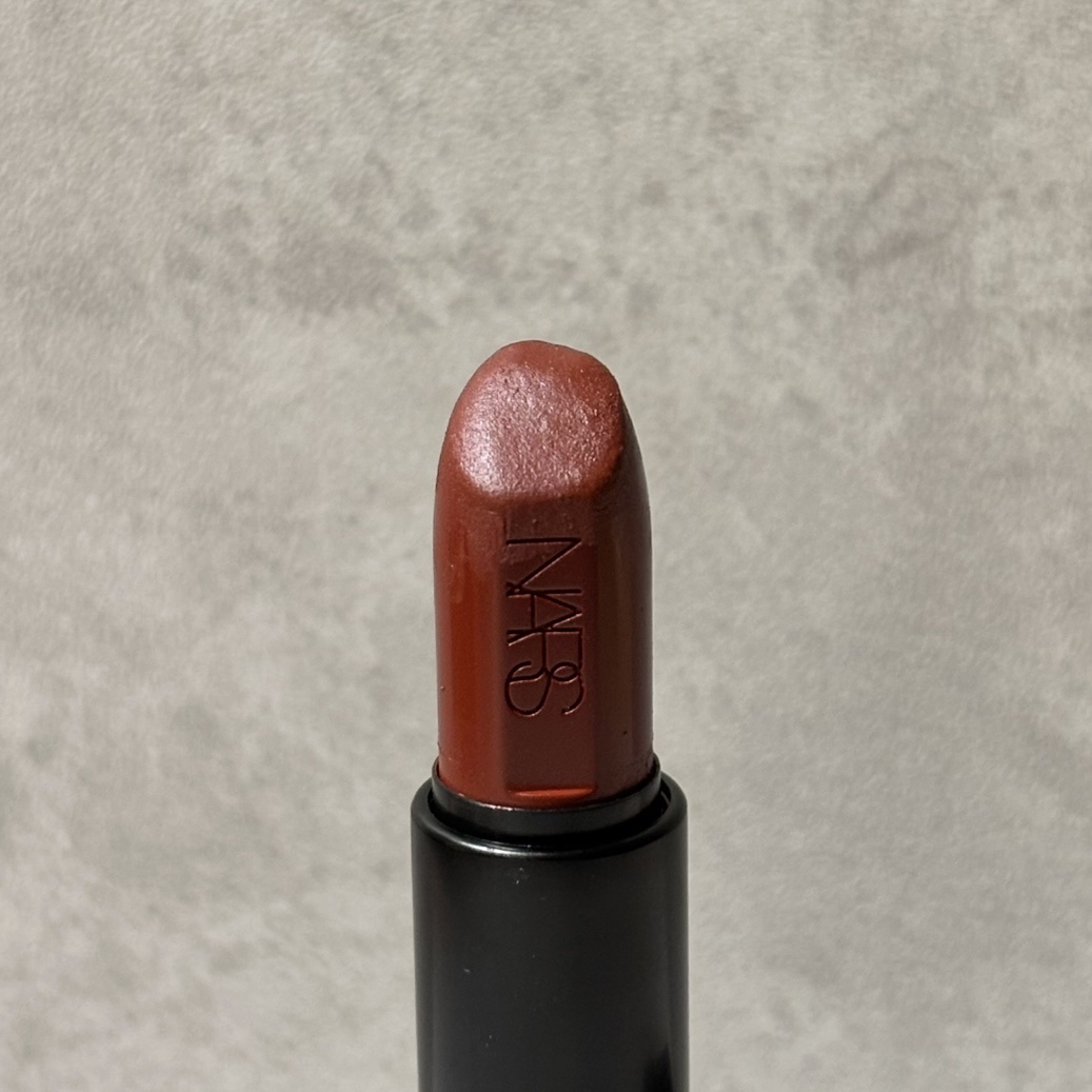 NARS オーデイシャスリップスティックのクチコミ「NARS
オーデイシャスリップスティック
2830
¥4,510


NARSのリップ！
マッ.....」（2枚目）