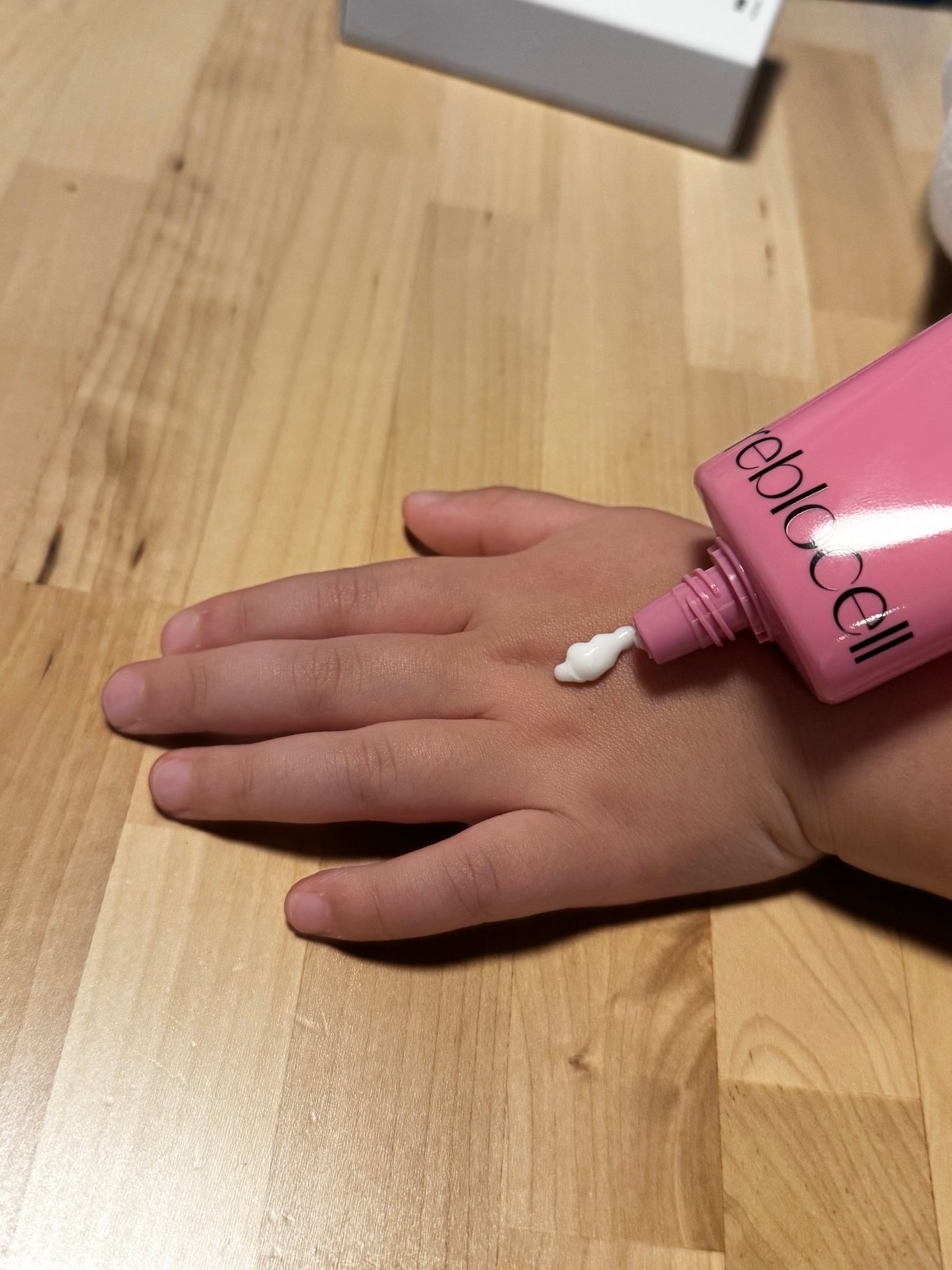 ぶたごりな on LIPS 「【使った商品】HUGハンドクリーム【商品の特徴】他にない香り、..」(1枚目)